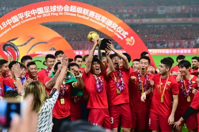 库里与塔图姆同现马萨诸塞引发交易猜测，实为庆祝奥巴马生日